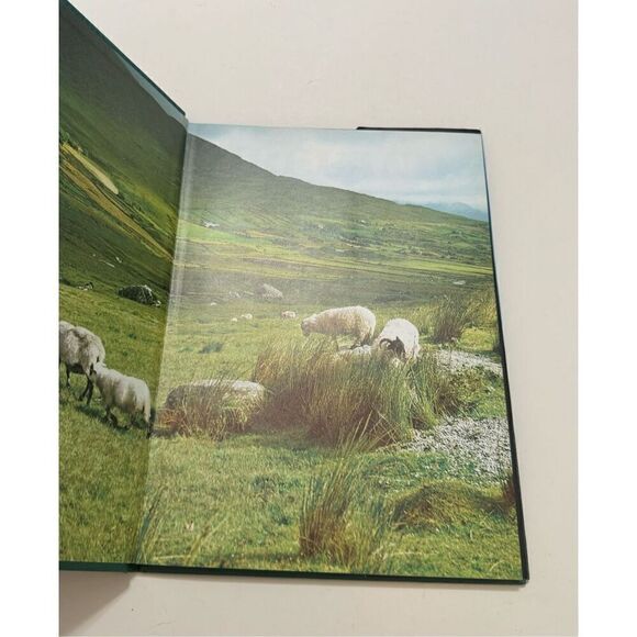 Ireland: Its Beauty and Splendor - John Hinde Product, Hardcover, Dust Jacket - Picture 5 of 7